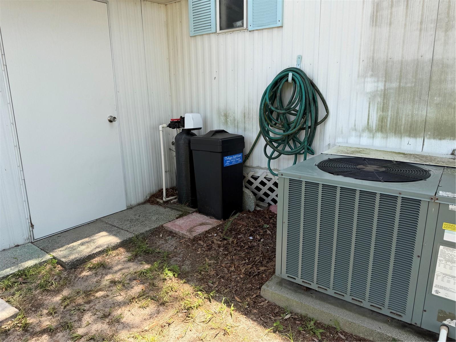 8253 Highpoint Blvd Property Photo 24