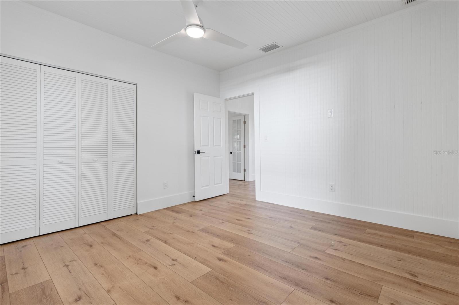 136 N Ring Ave Property Photo 10
