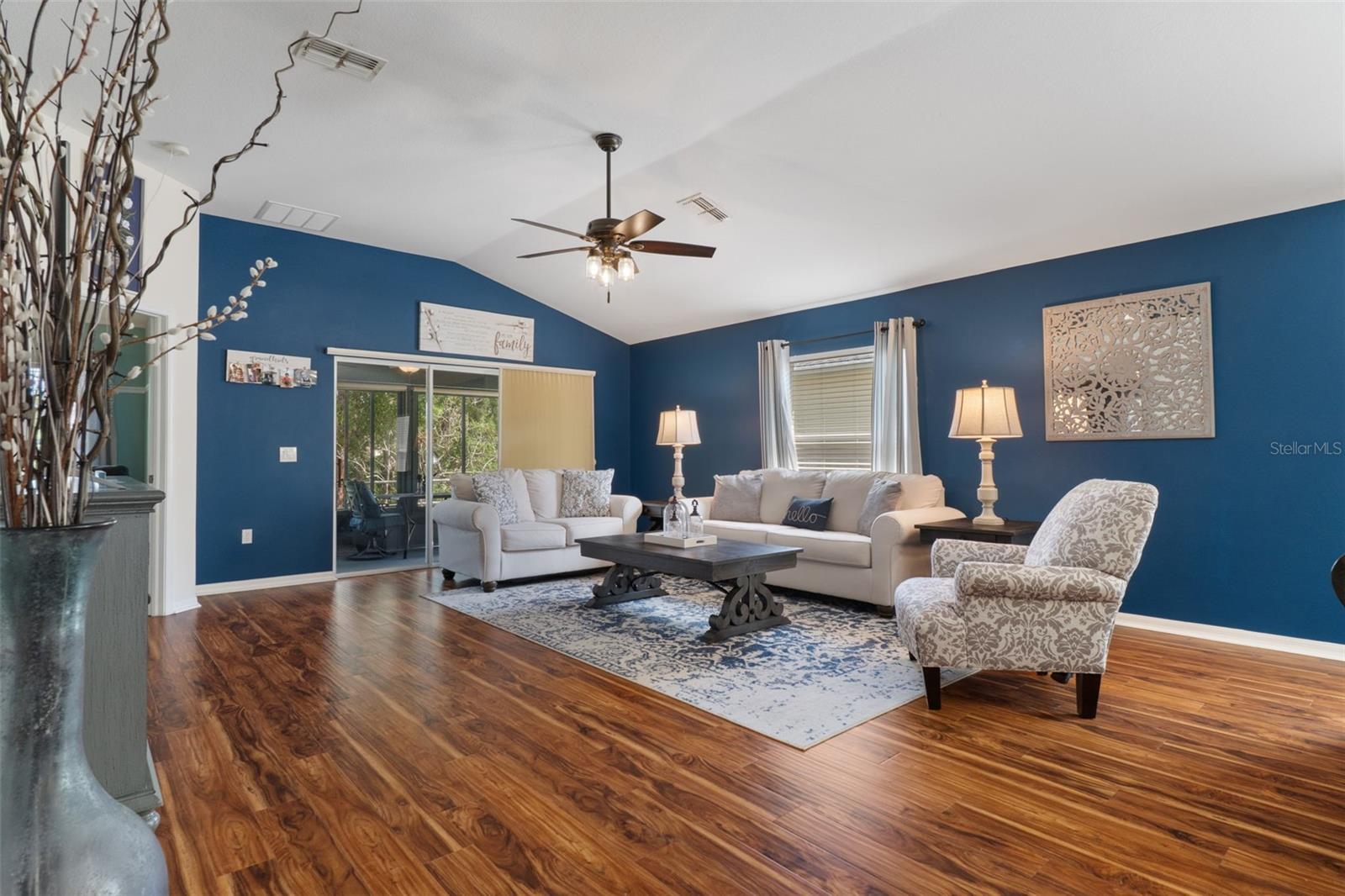 18735 Rolling Hills Loop Property Photo 3