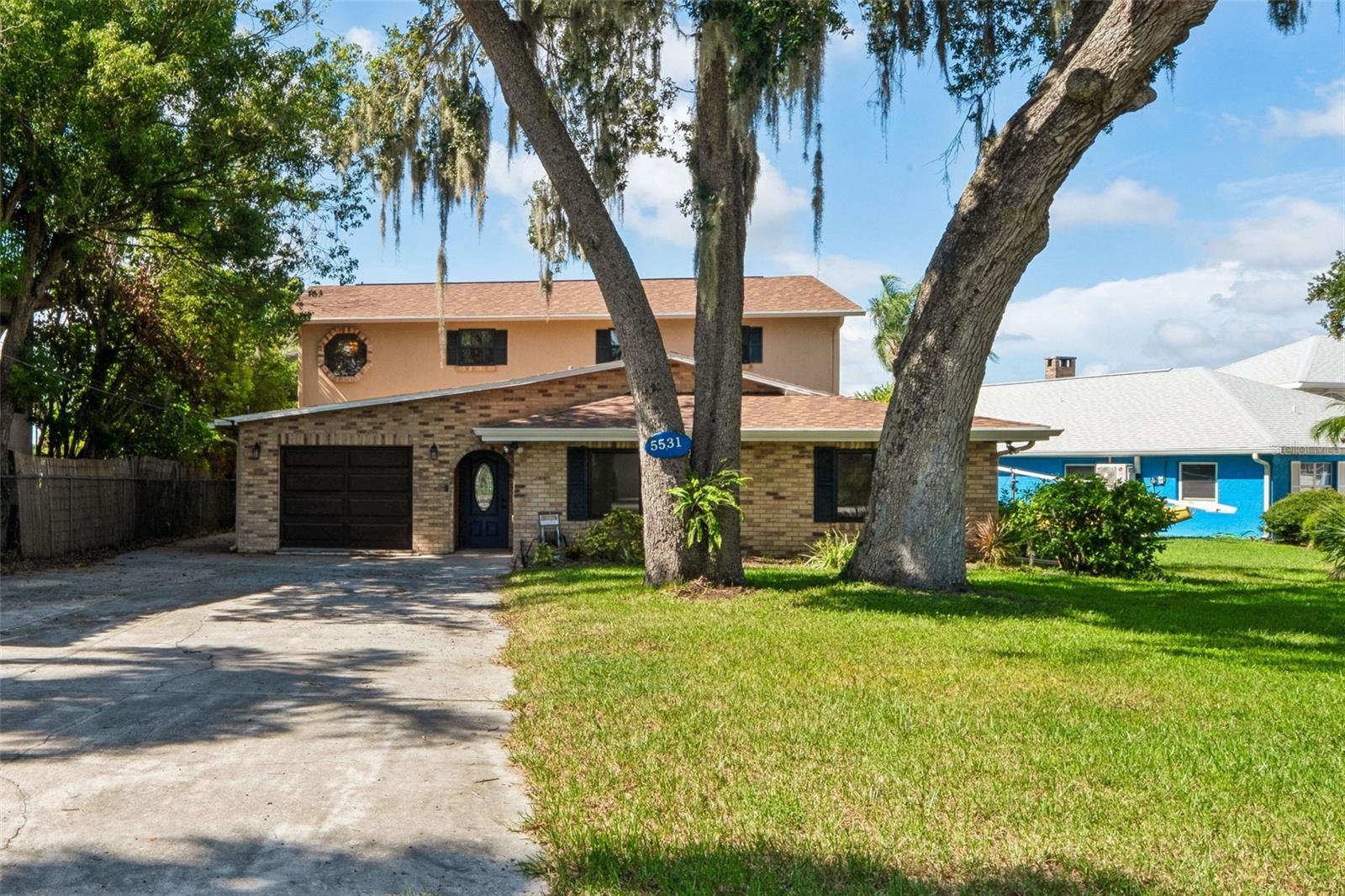 5531 MANATEE POINT DR Property Photo 1