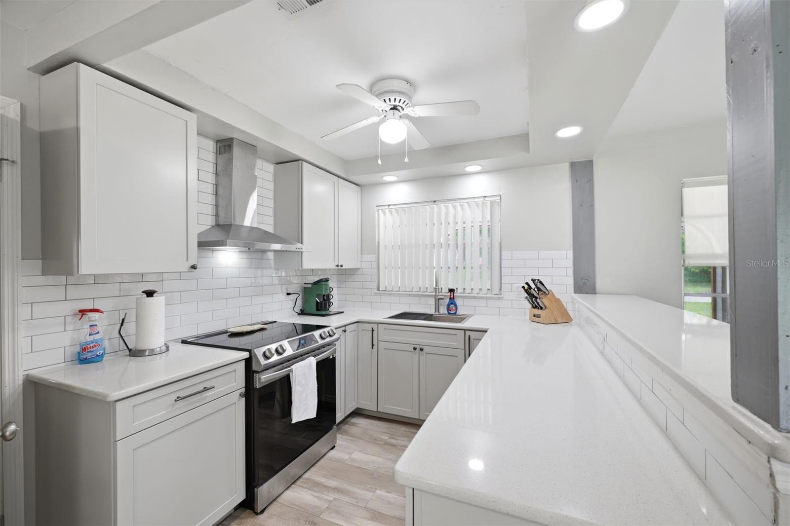 708 Nola St Property Photo 2