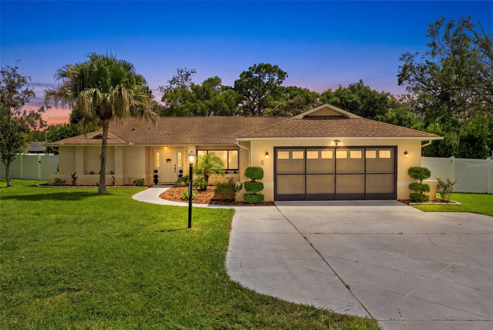 11201 Rainbow Woods Loop Property Photo 19