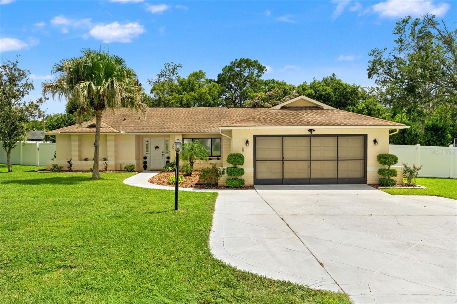 11201 Rainbow Woods Loop Property Photo 27