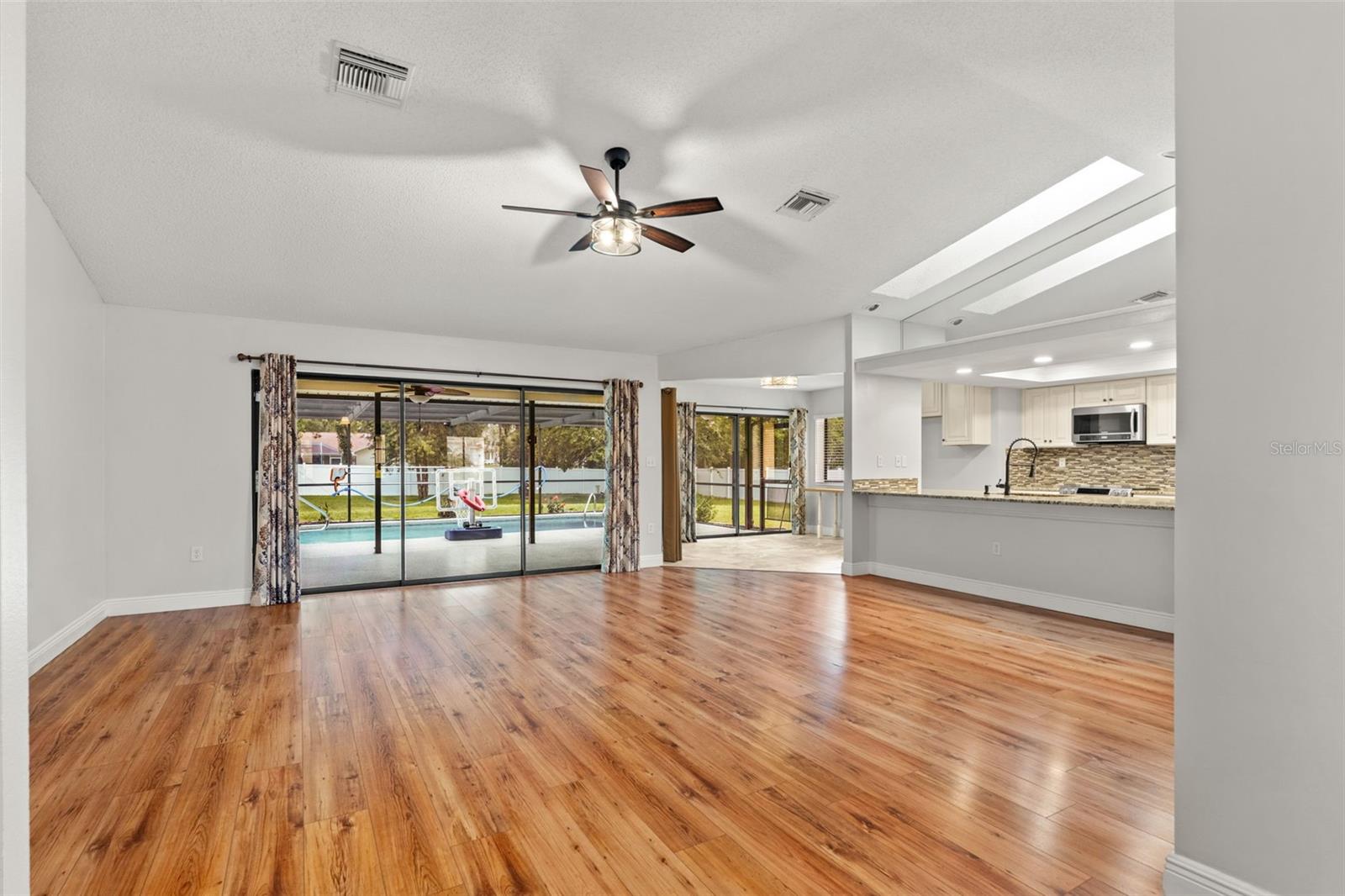 11201 Rainbow Woods Loop Property Photo 31
