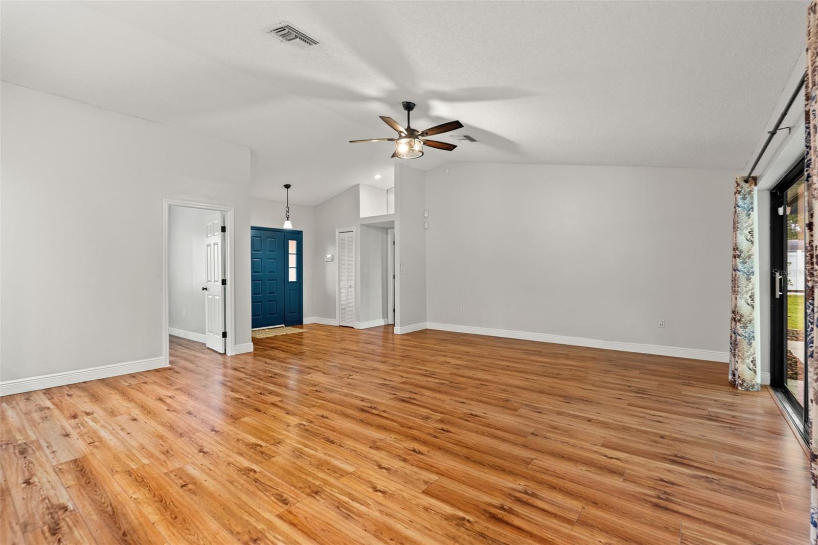 11201 Rainbow Woods Loop Property Photo 32