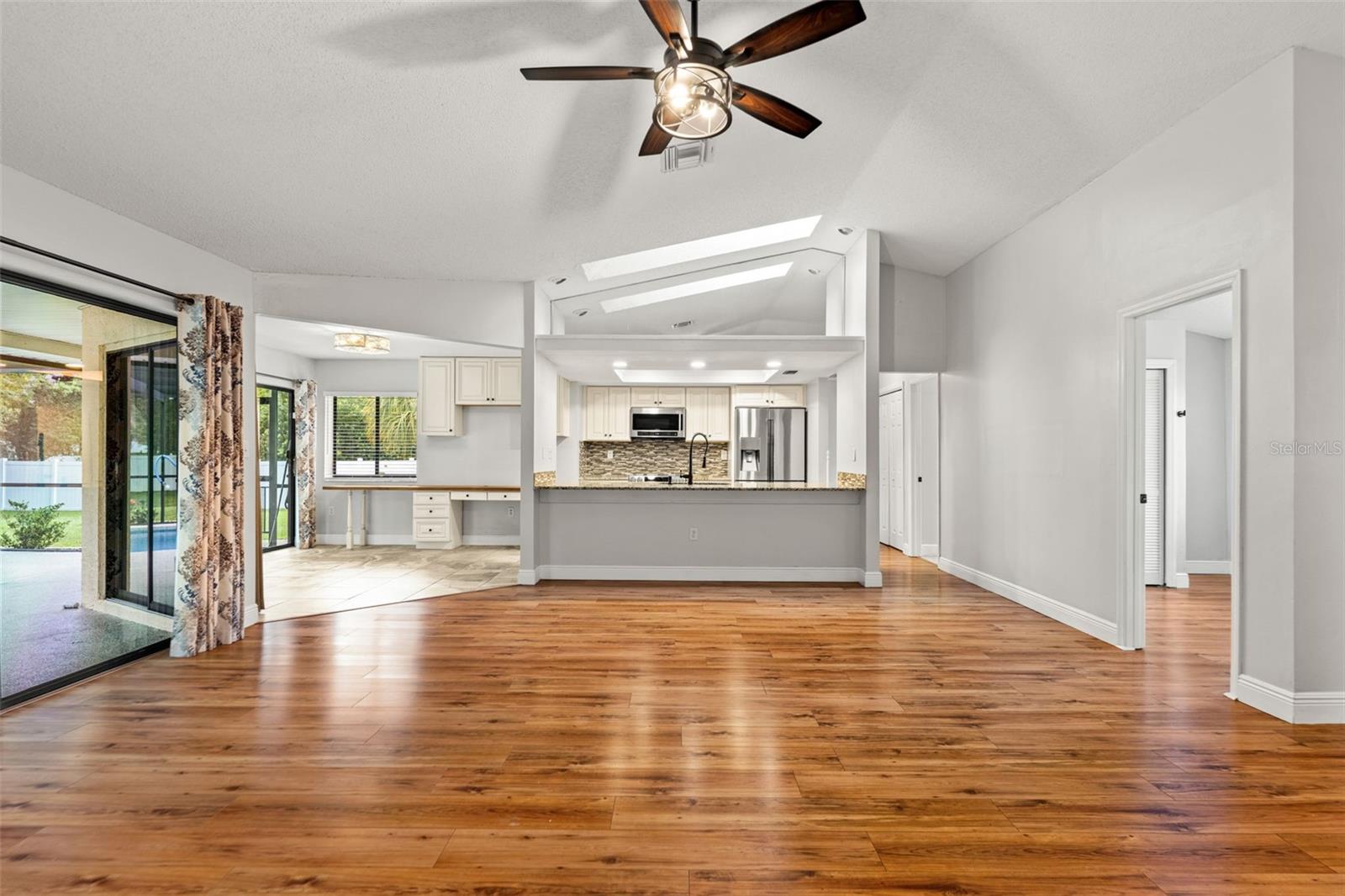 11201 Rainbow Woods Loop Property Photo 34