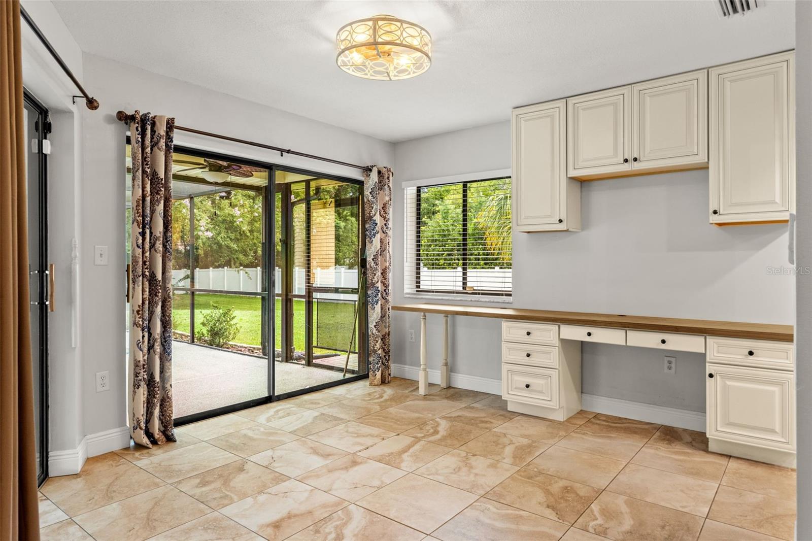 11201 Rainbow Woods Loop Property Photo 36
