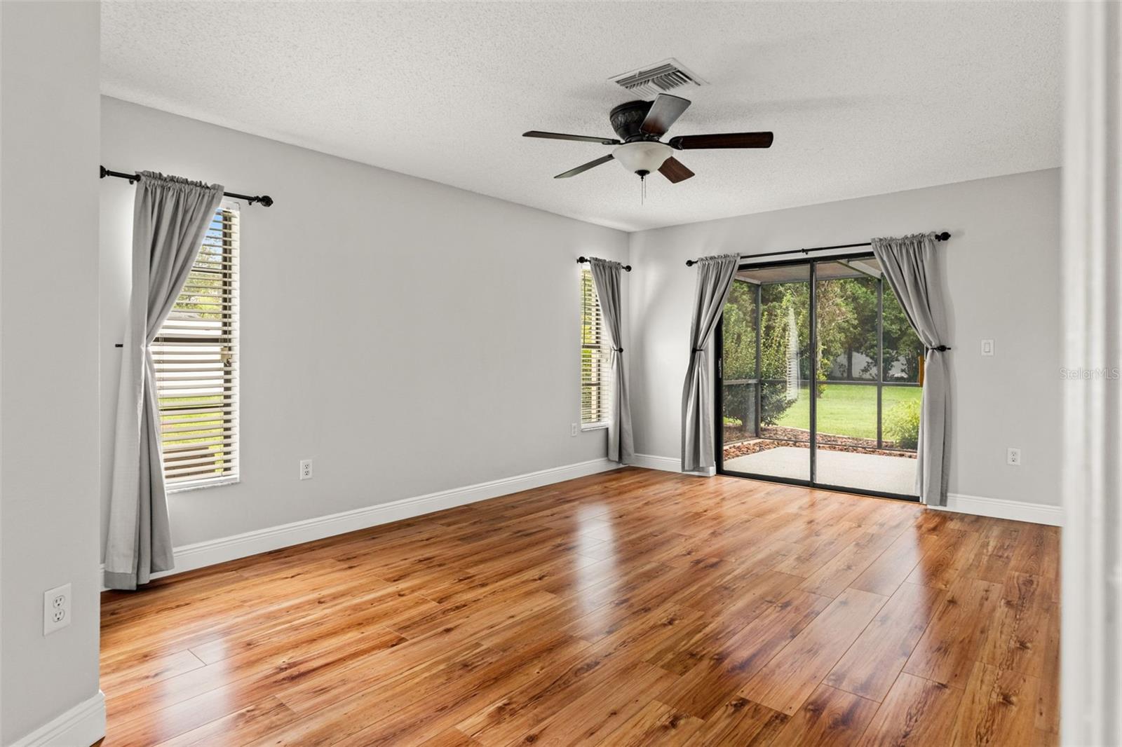 11201 Rainbow Woods Loop Property Photo 42