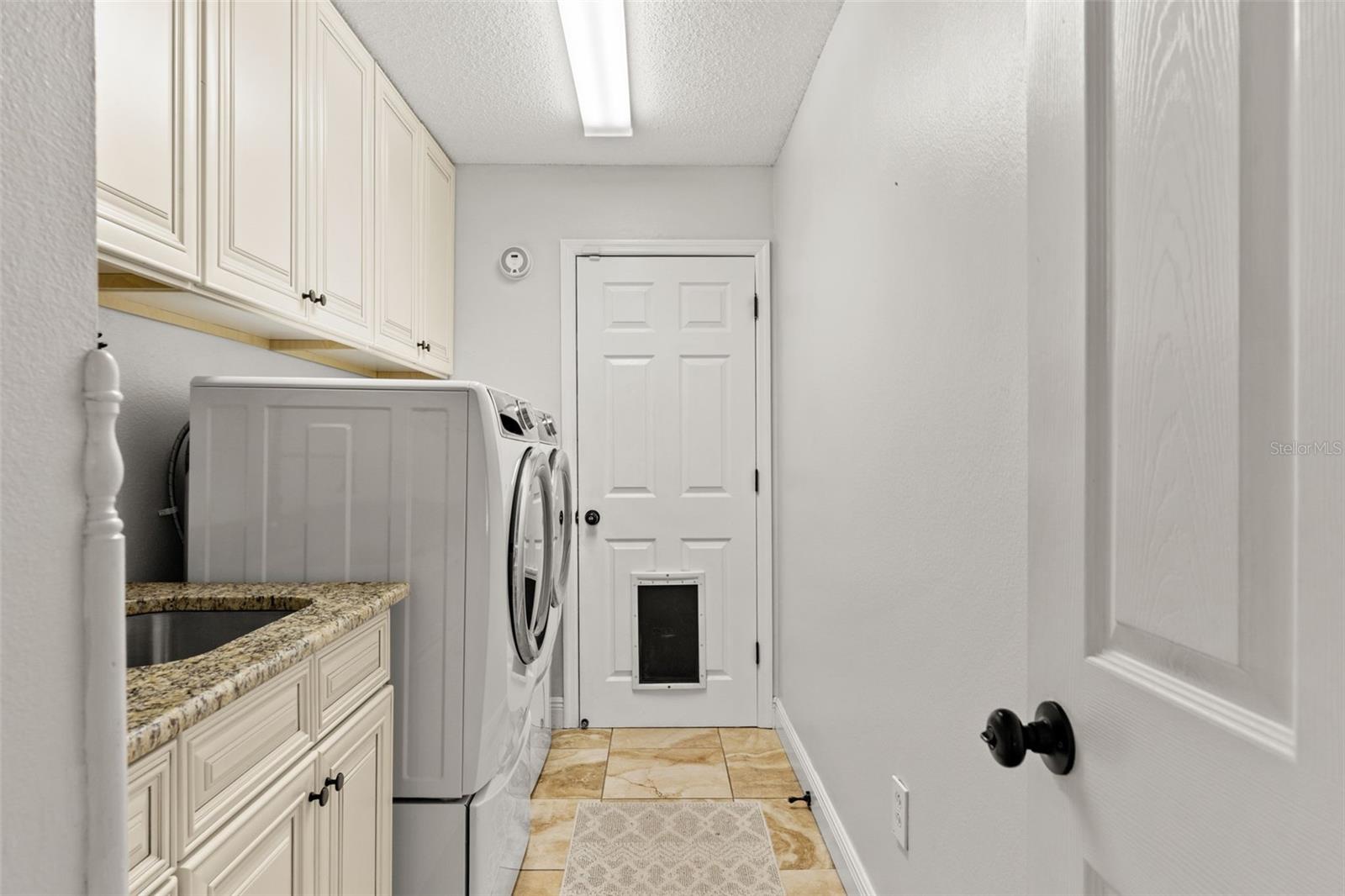 11201 Rainbow Woods Loop Property Photo 48