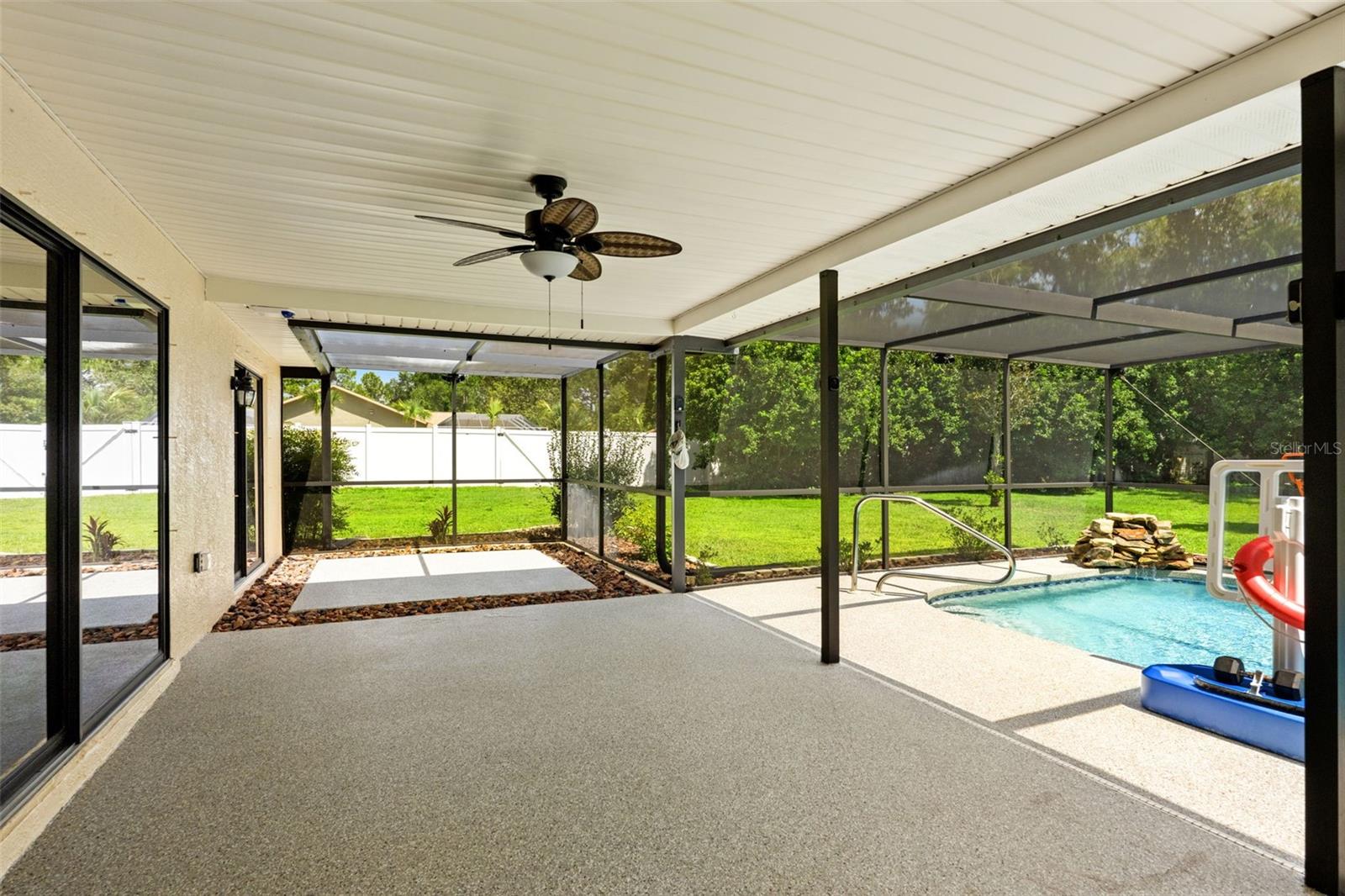 11201 Rainbow Woods Loop Property Photo 57