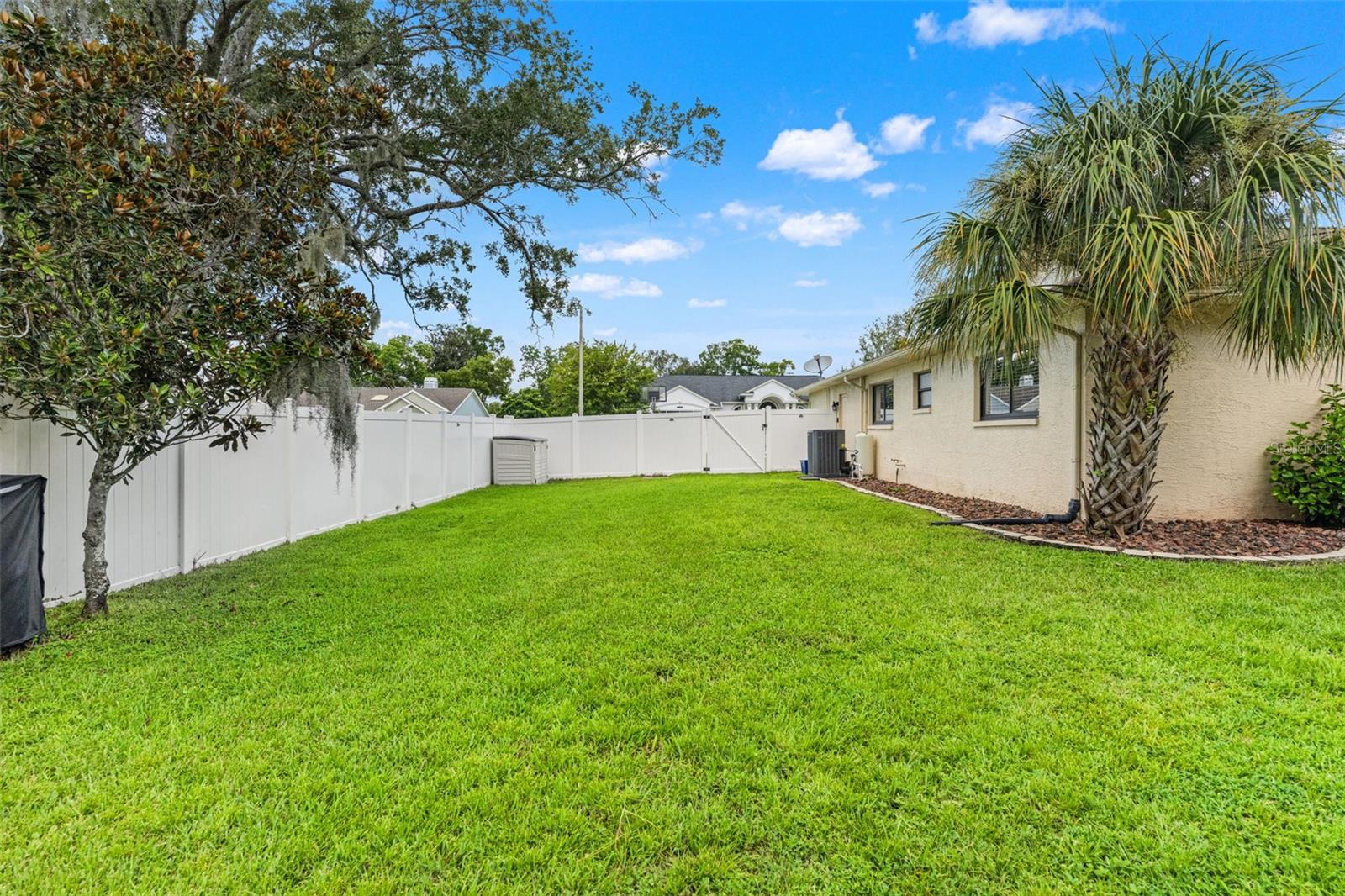 11201 Rainbow Woods Loop Property Photo 68