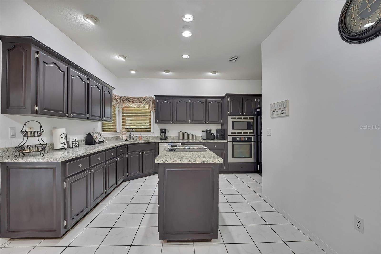 7377 Royal Oak Dr Property Photo 18