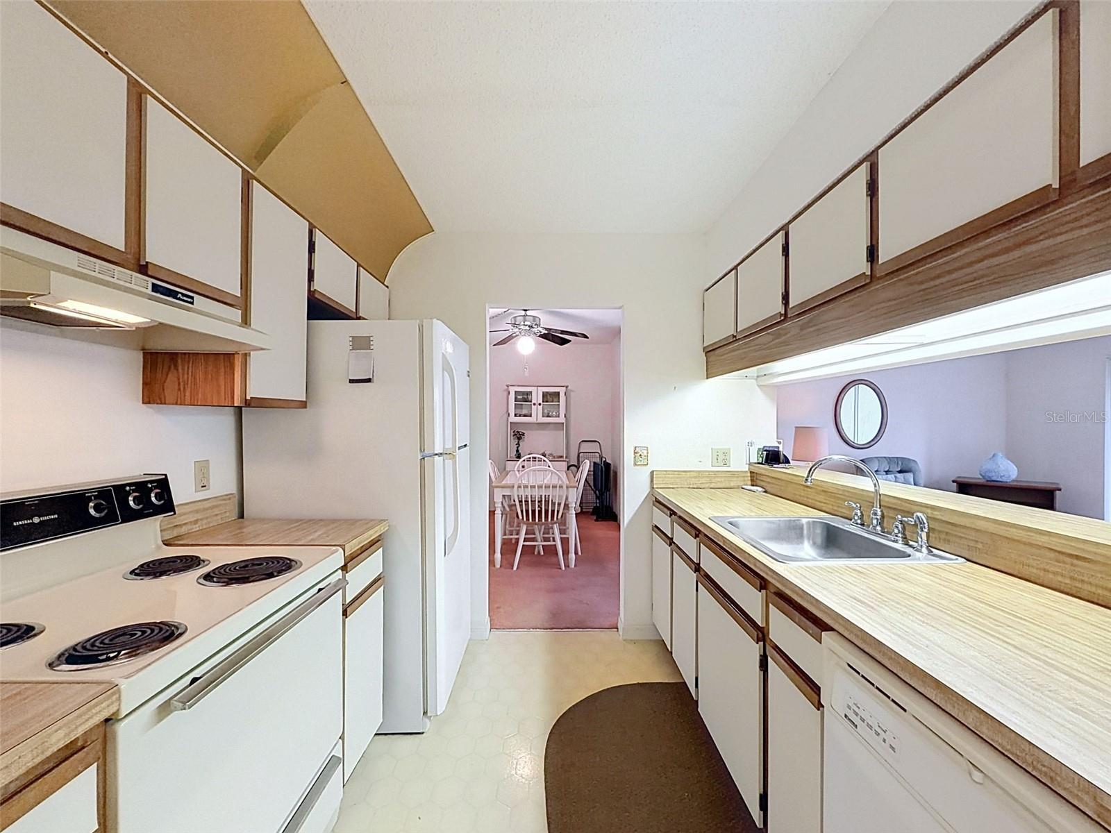 12211 Fox Chase Dr #c1 Property Photo 28