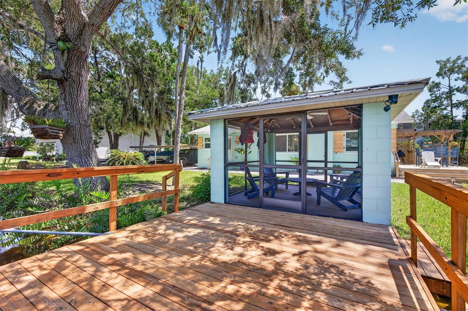 6086 Island Dr Property Photo 10