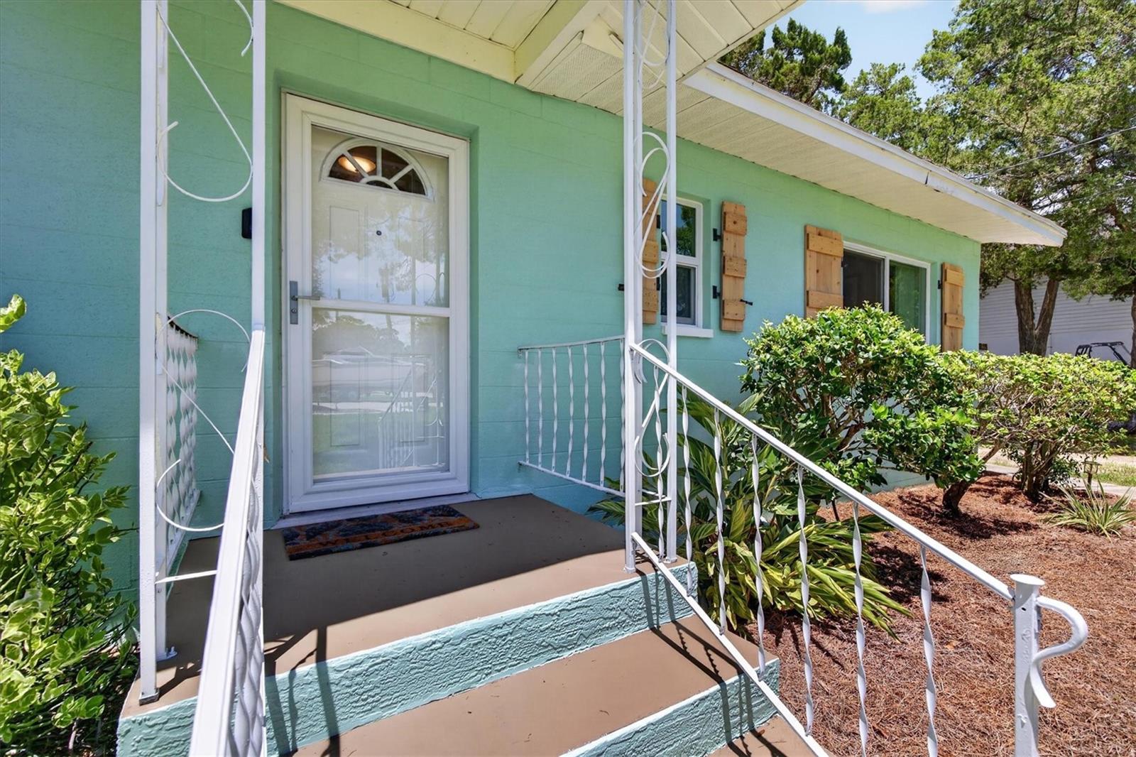 6086 Island Dr Property Photo 16