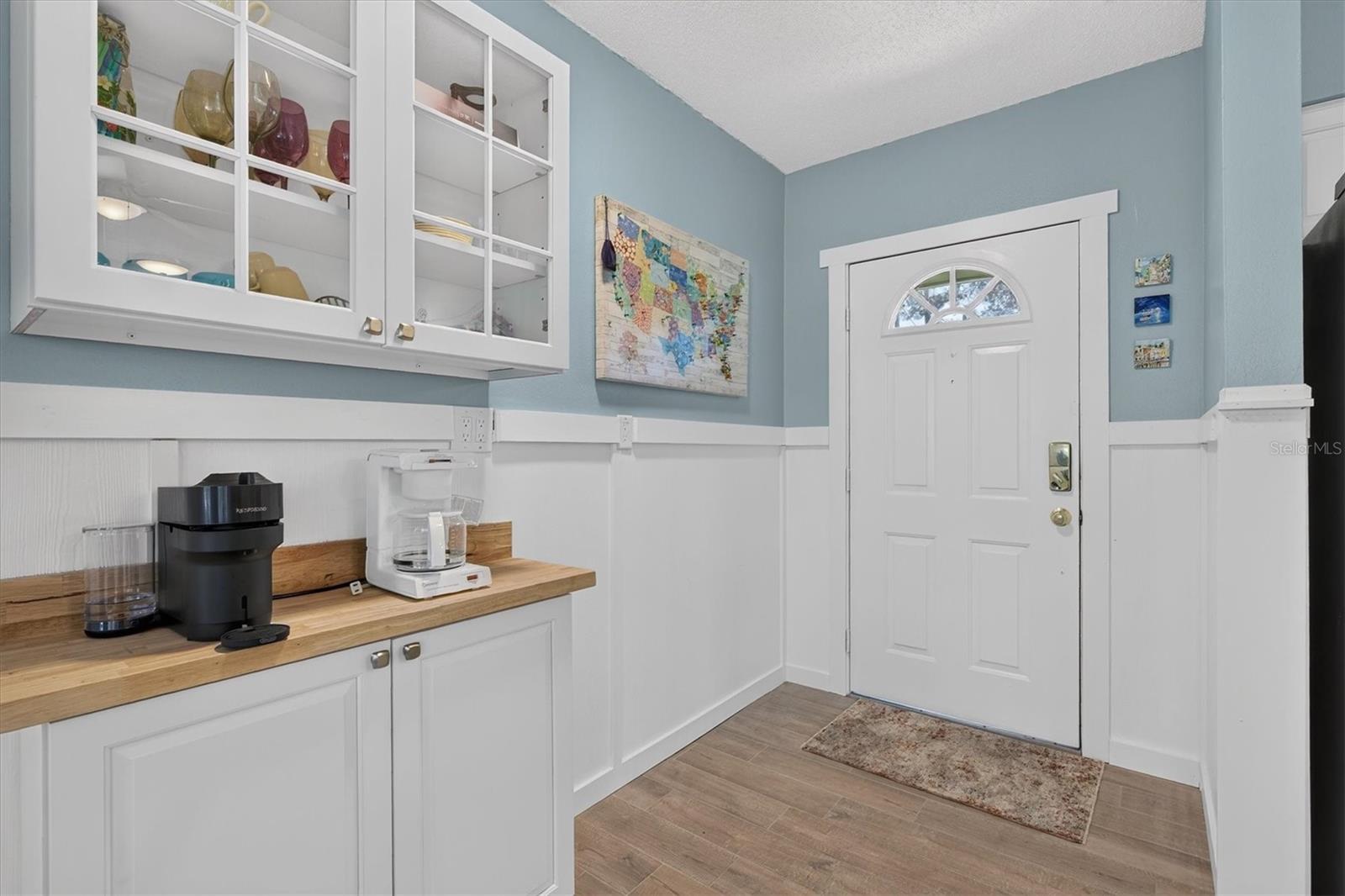 6086 Island Dr Property Photo 18