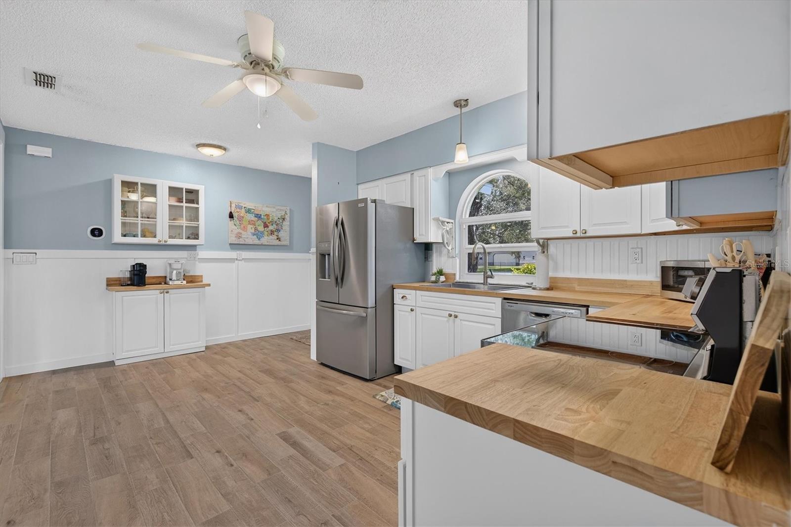 6086 Island Dr Property Photo 25
