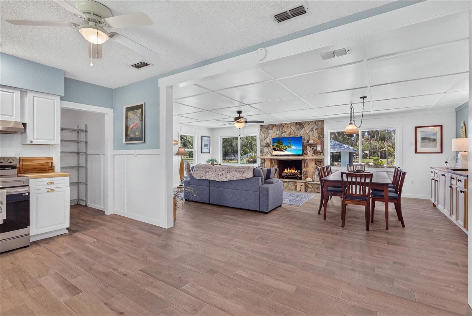 6086 Island Dr Property Photo 26