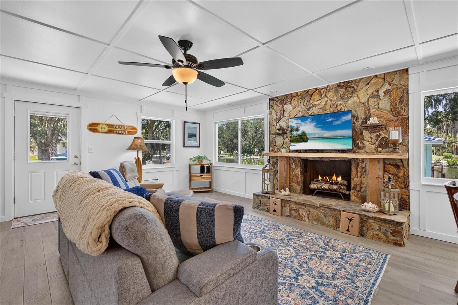 6086 Island Dr Property Photo 31