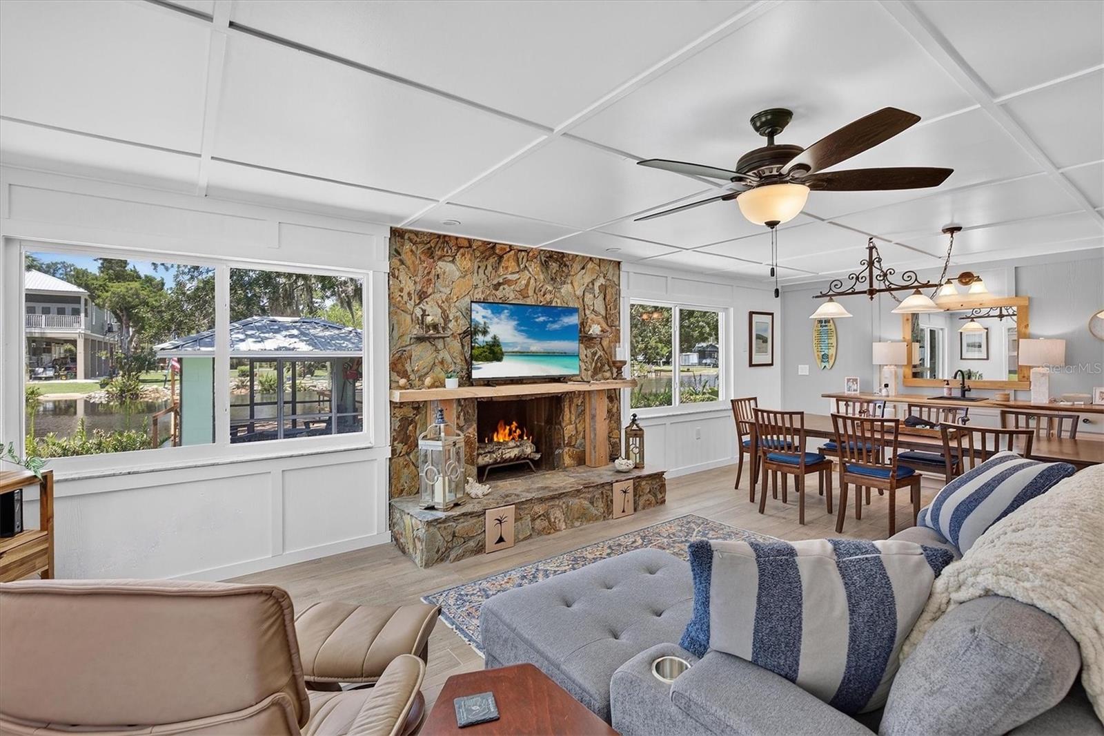 6086 Island Dr Property Photo 32