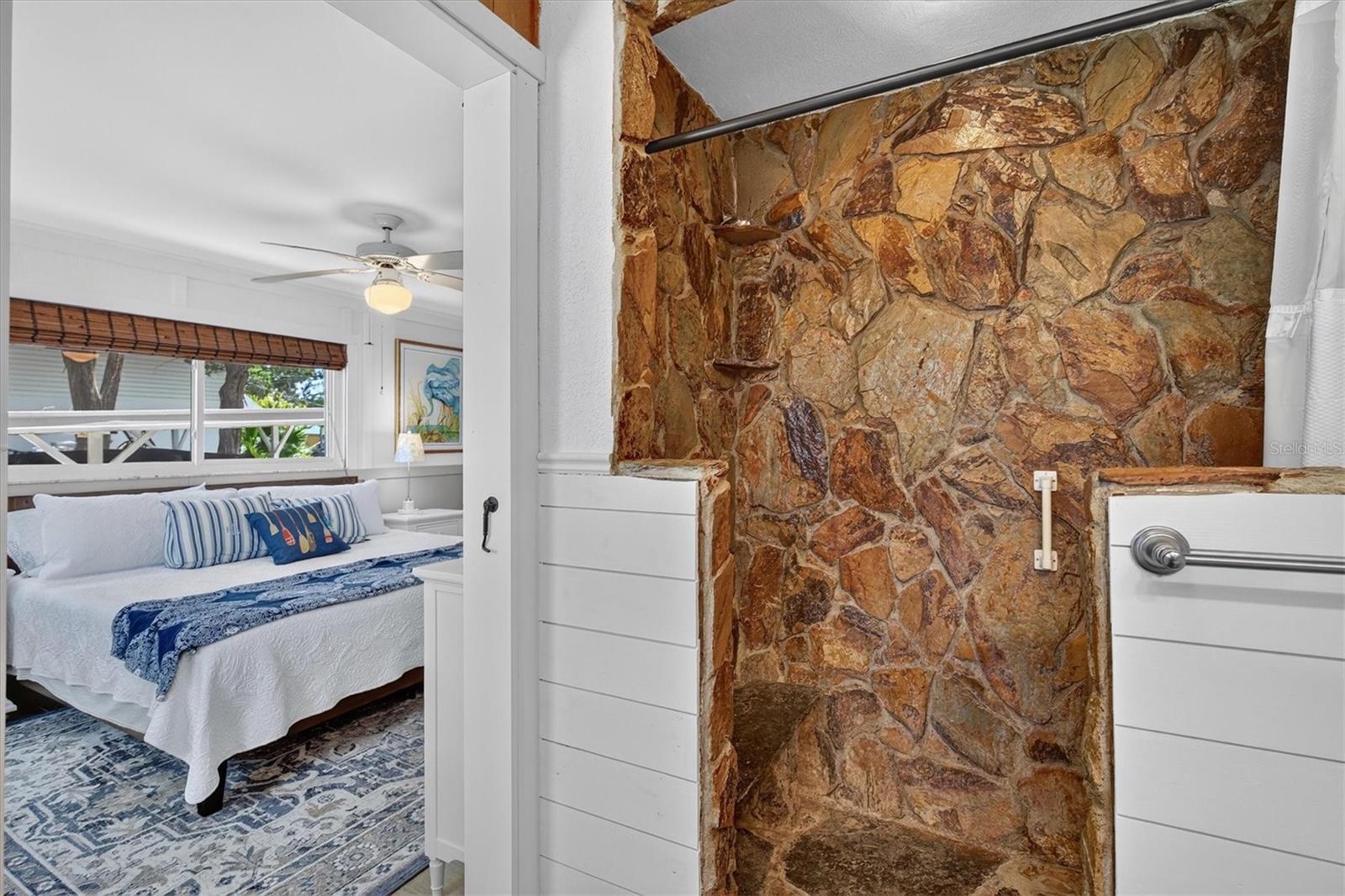 6086 Island Dr Property Photo 37