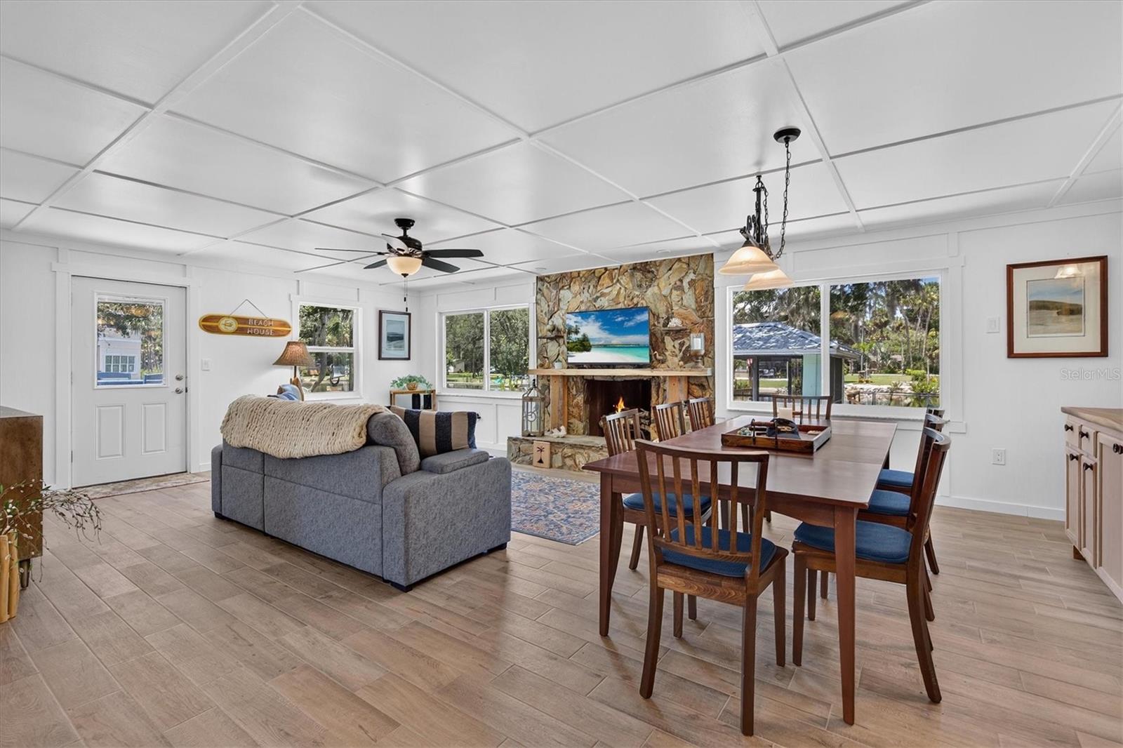 6086 Island Dr Property Photo 42