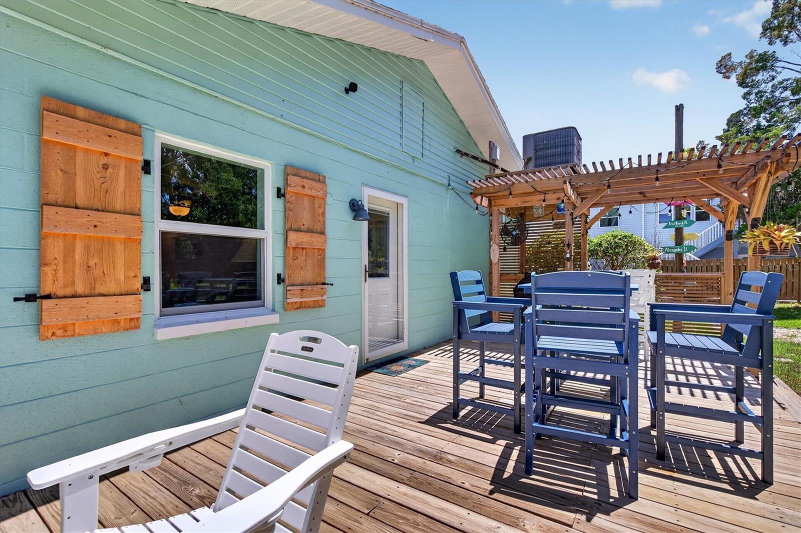 6086 Island Dr Property Photo 43