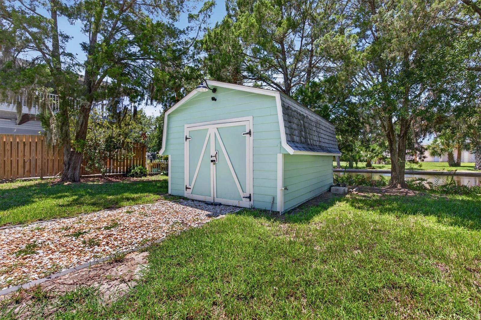 6086 Island Dr Property Photo 48