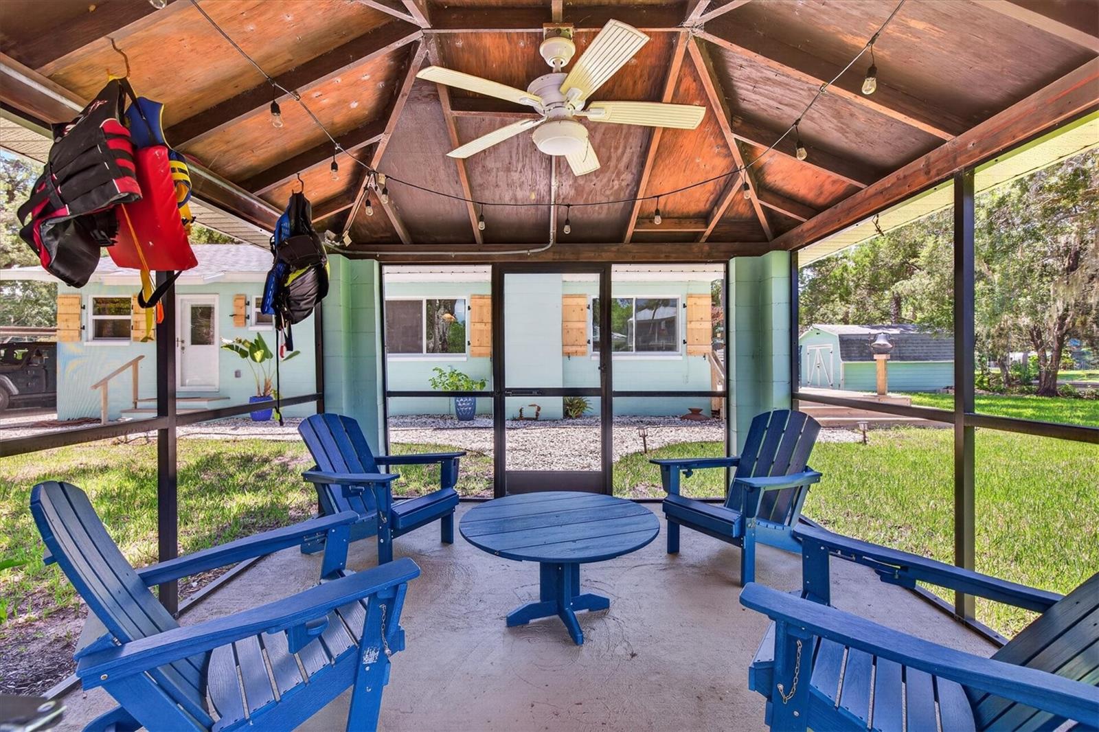 6086 Island Dr Property Photo 54