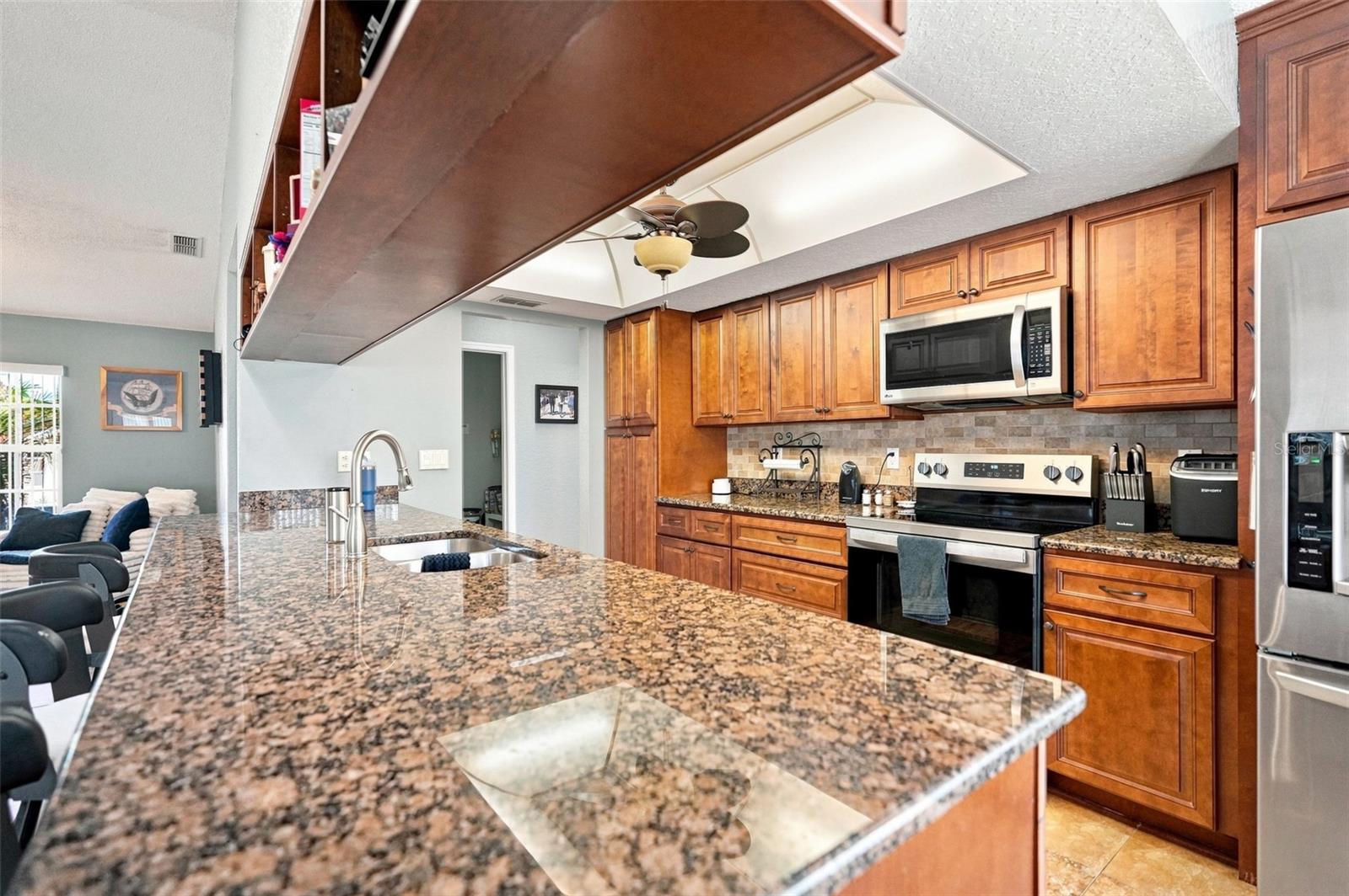 10381 Flag Rd Property Photo 6