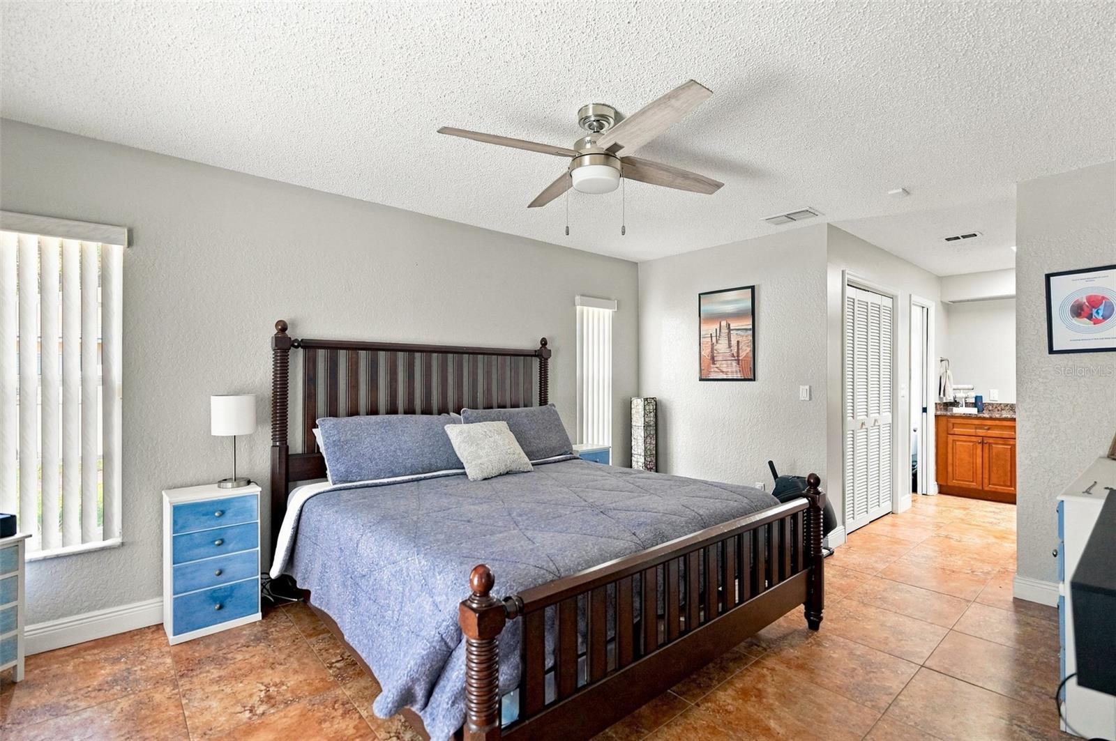 10381 Flag Rd Property Photo 12
