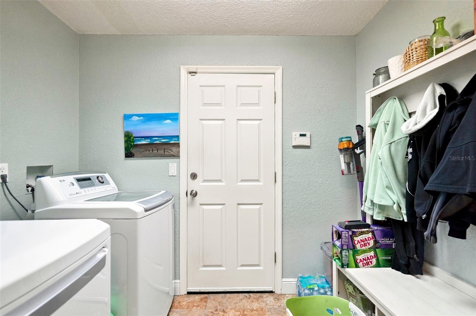 10381 Flag Rd Property Photo 20