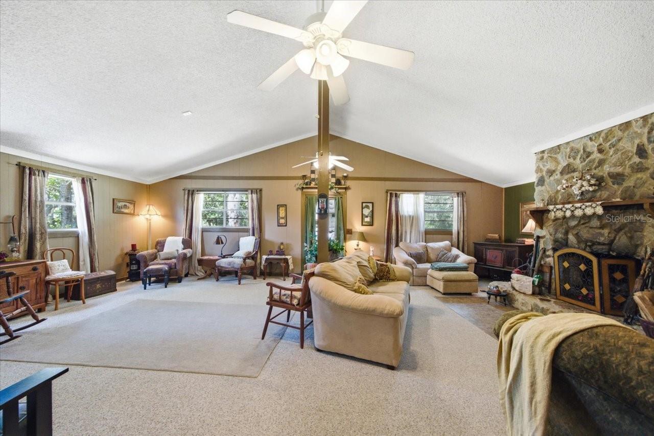 15535 Renee Ln Property Photo 14