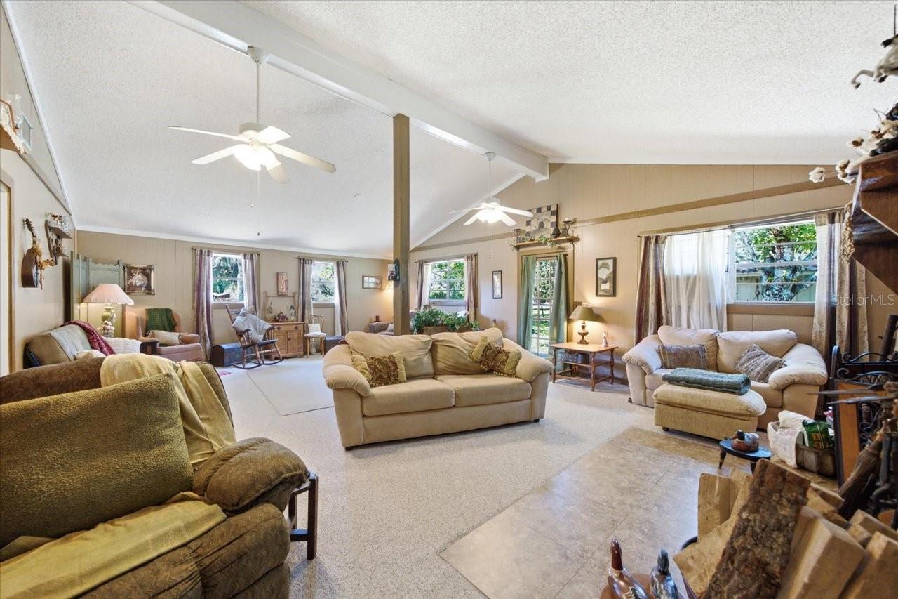 15535 Renee Ln Property Photo 16