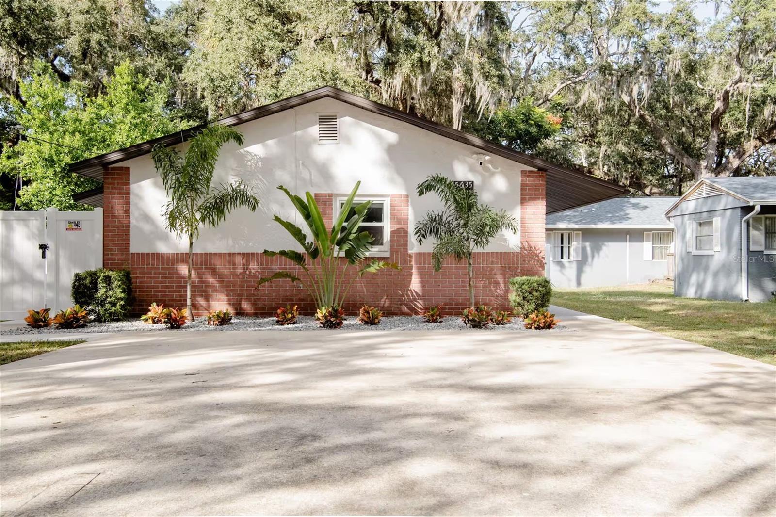 5635 Montana Ave Property Photo 1