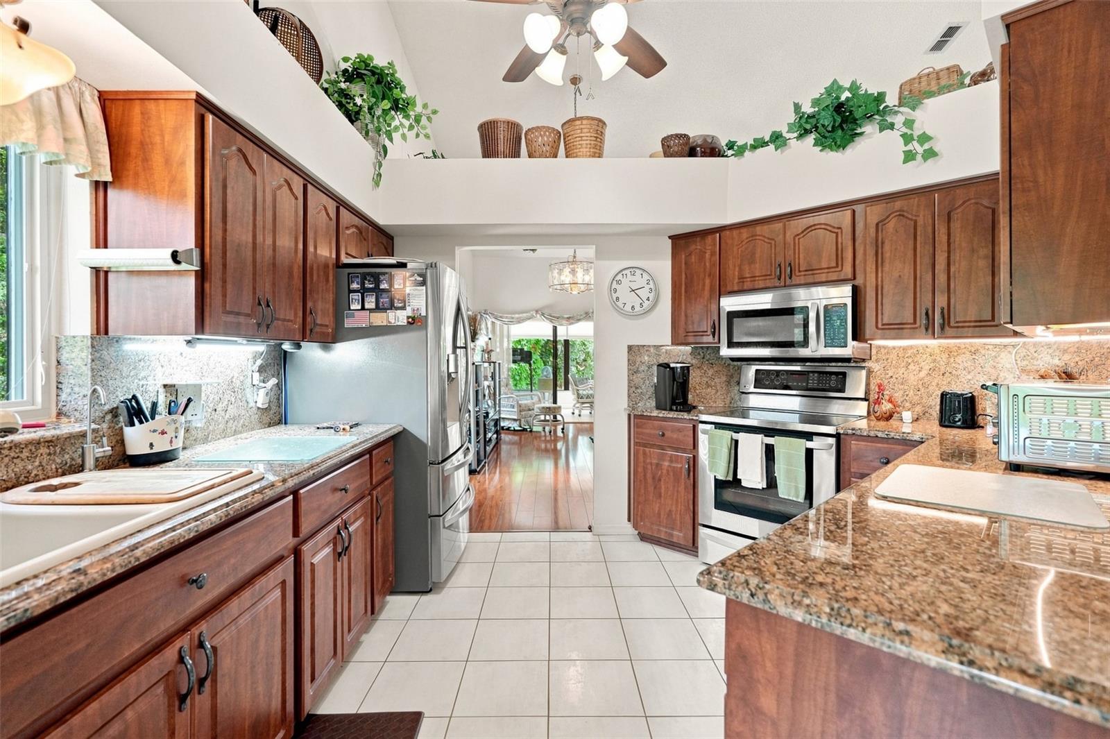 9239 Turnberry Ct Property Photo 9