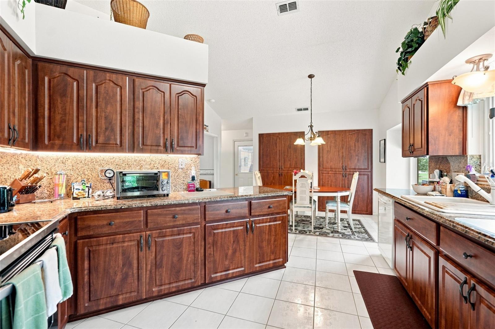 9239 Turnberry Ct Property Photo 11