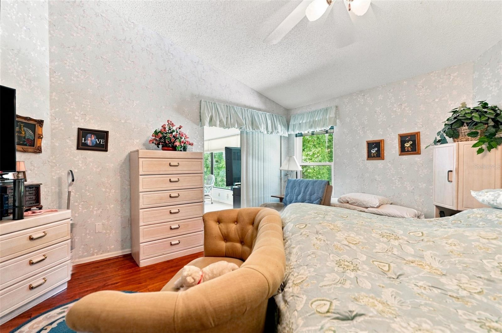 9239 Turnberry Ct Property Photo 14