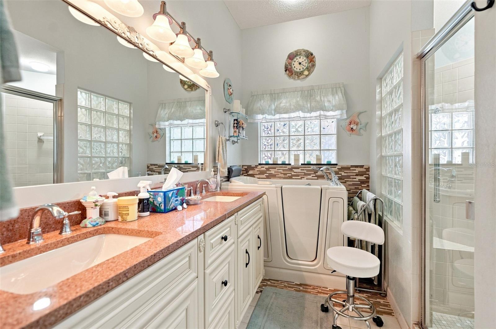 9239 Turnberry Ct Property Photo 16