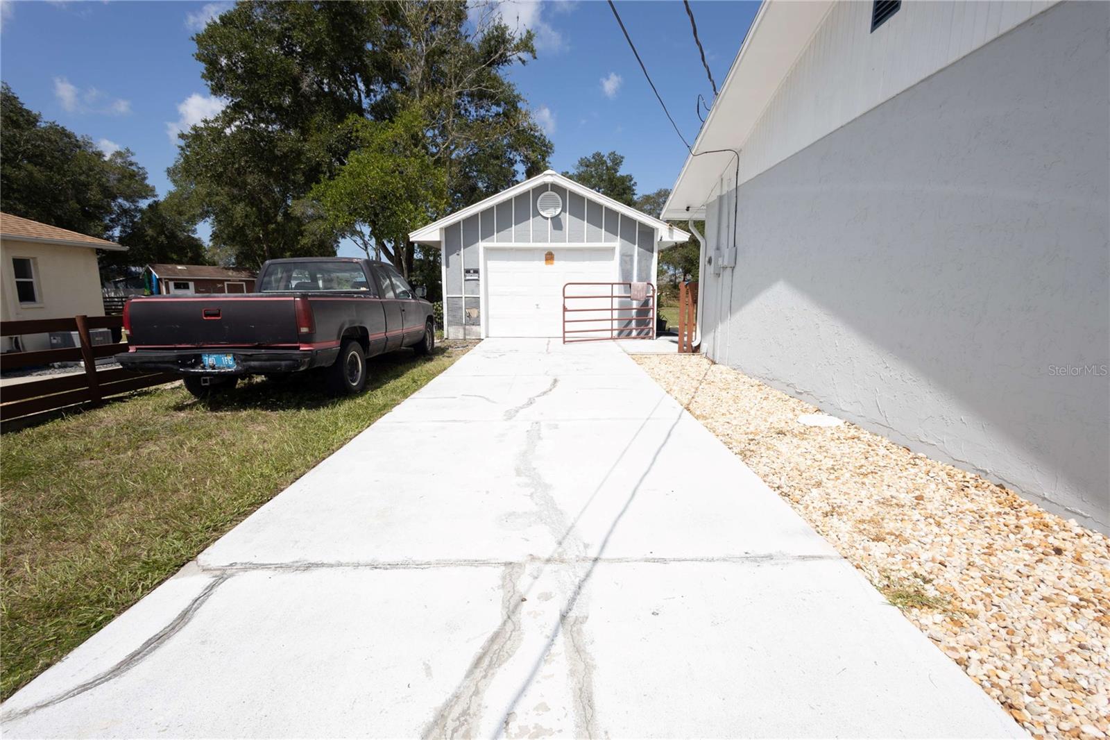 8301 Weeping Willow St Property Photo 6