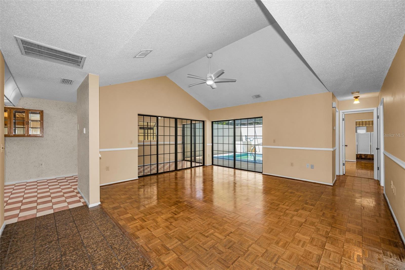 4519 Somerset Pl Property Photo 10