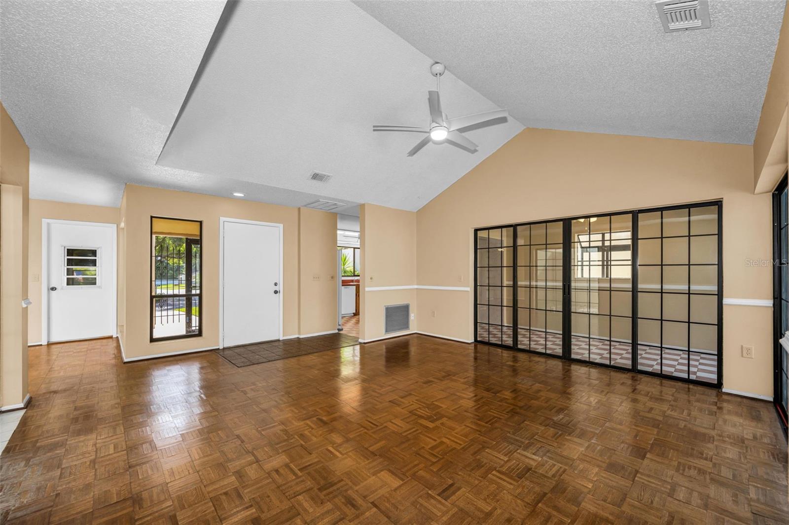 4519 Somerset Pl Property Photo 13