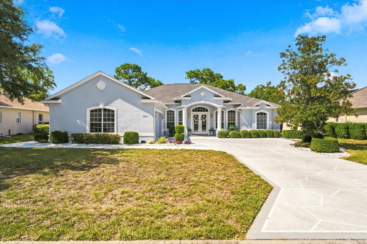 9251 Grand Cypress Dr Property Photo 17