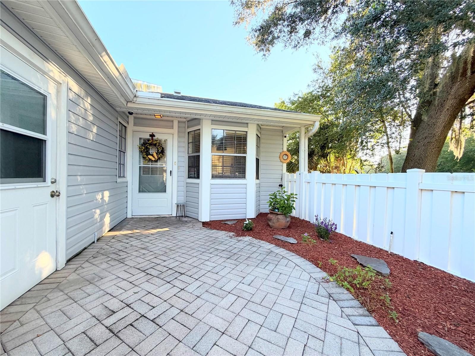 12605 Knollbrook Ln Property Photo 3