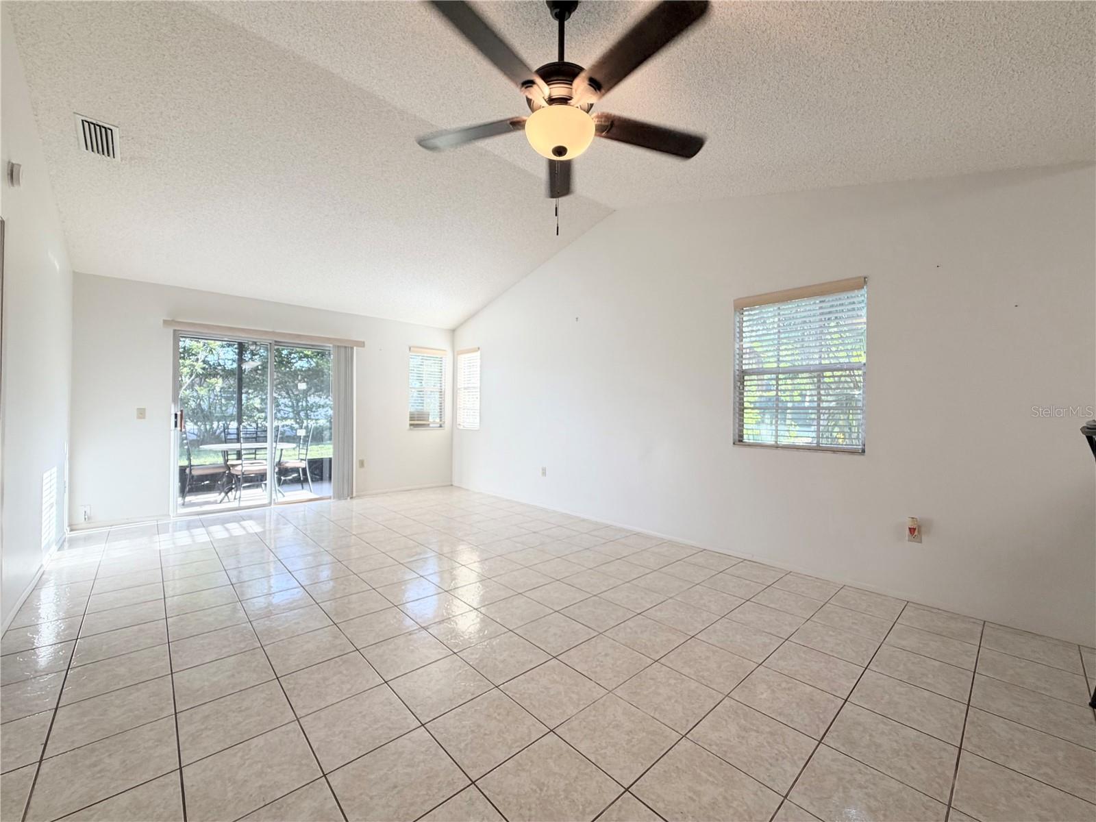 12605 Knollbrook Ln Property Photo 5