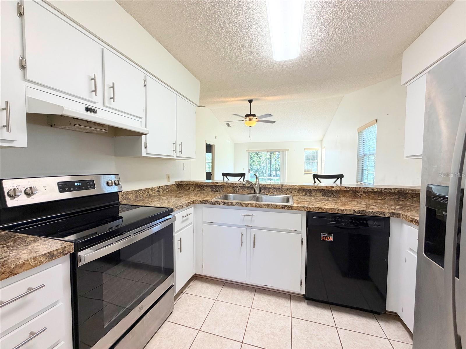 12605 Knollbrook Ln Property Photo 7