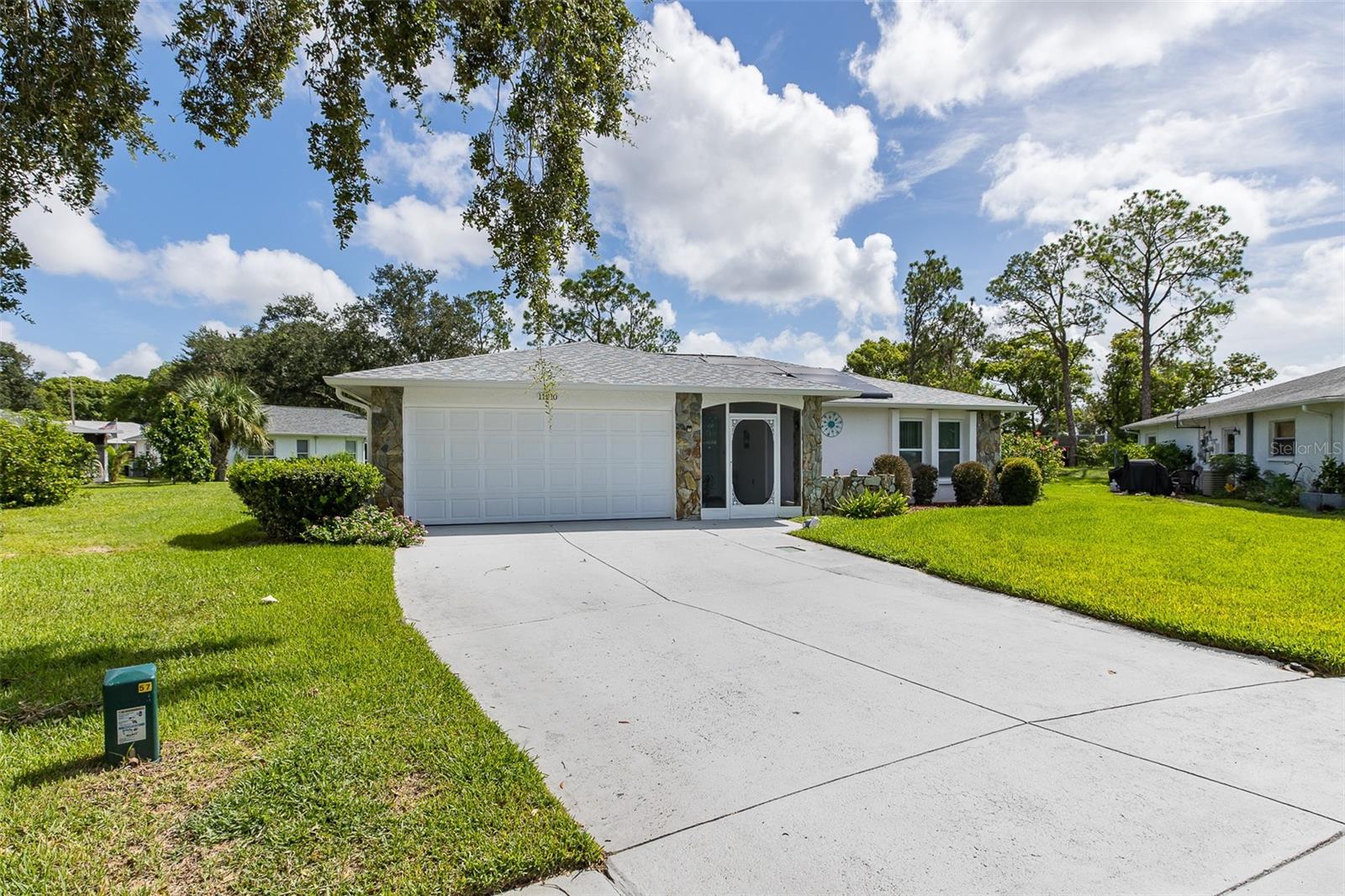 11210 Elderberry Dr Property Photo 8
