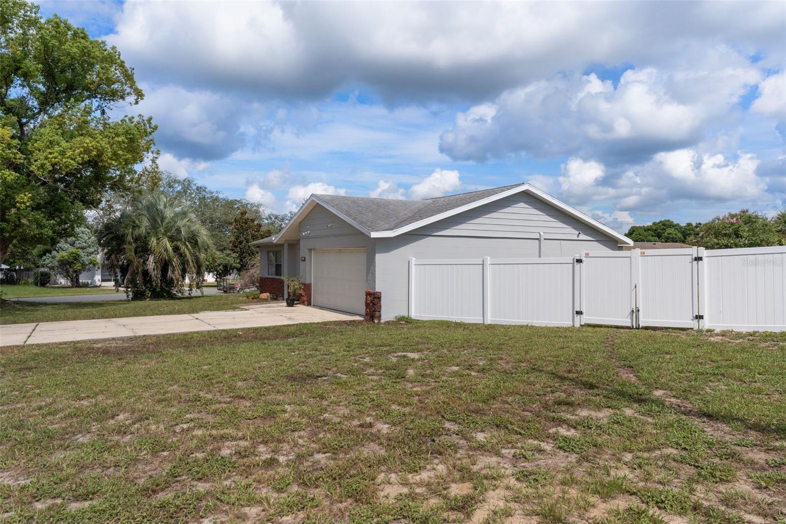 11191 Allwood St Property Photo 4