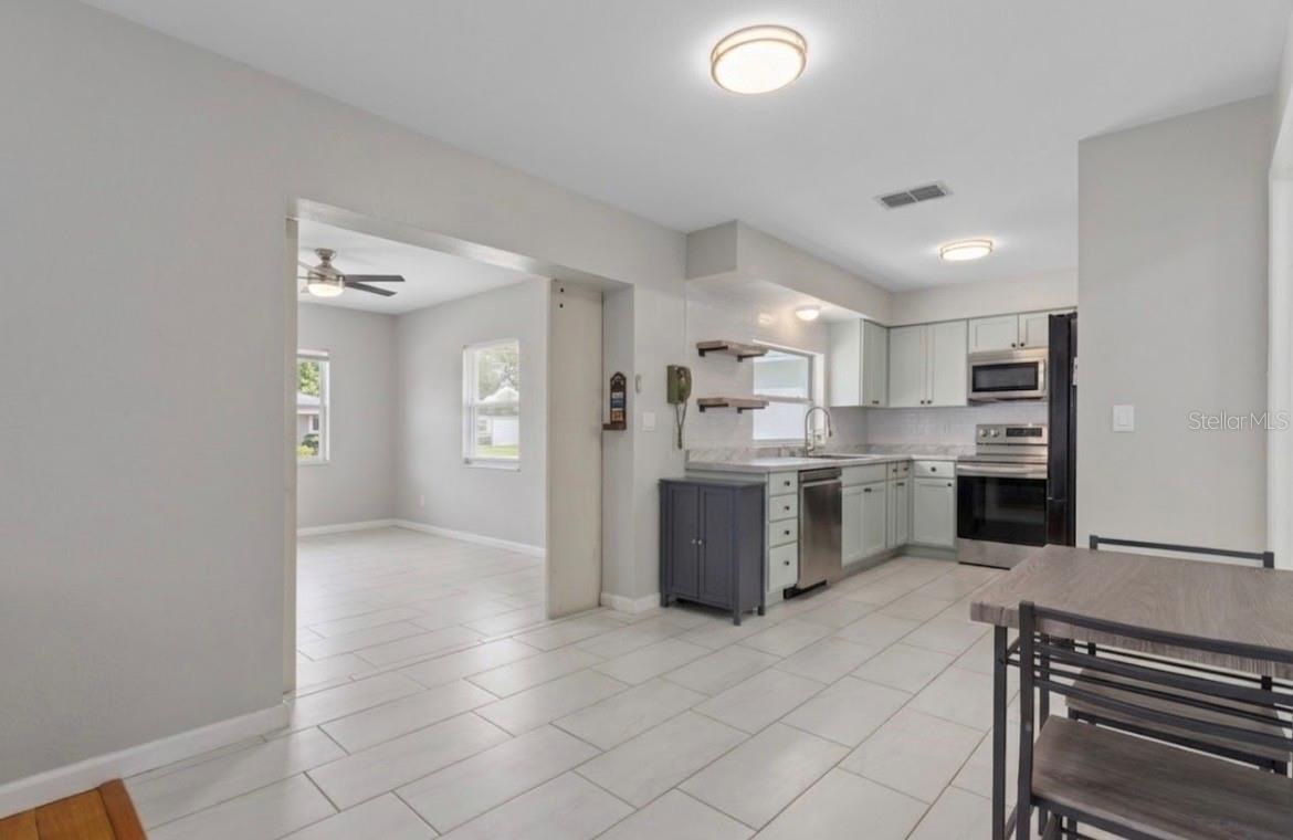 11191 Allwood St Property Photo 13