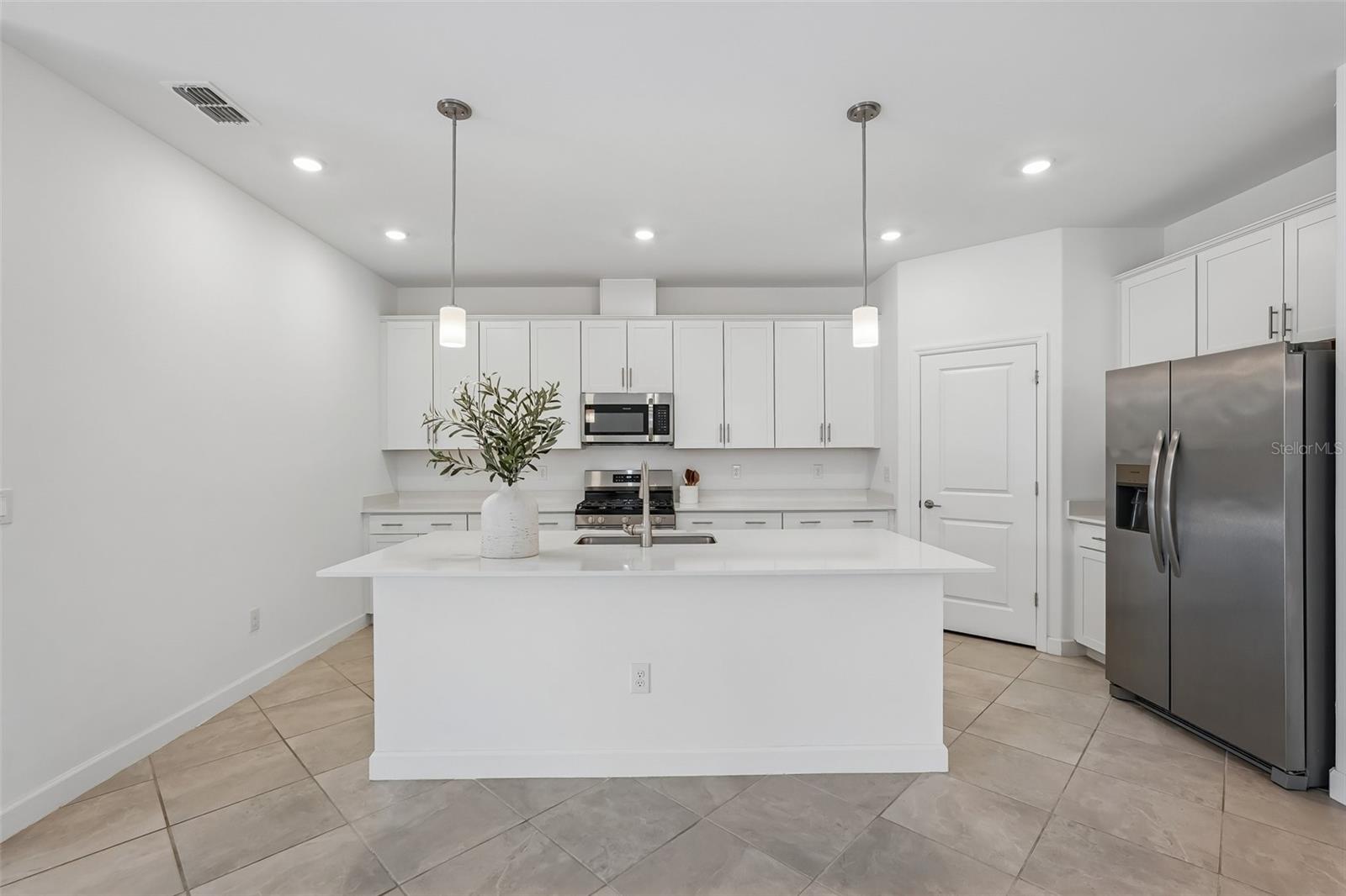 15234 Serene Shores Loop Property Photo 12